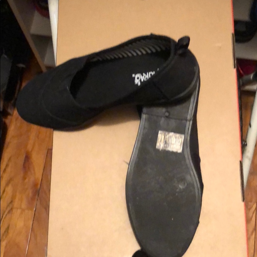 Shoes - Picture 2 of 2